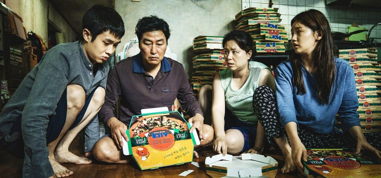 parasite-family-foldingpizzaboxes